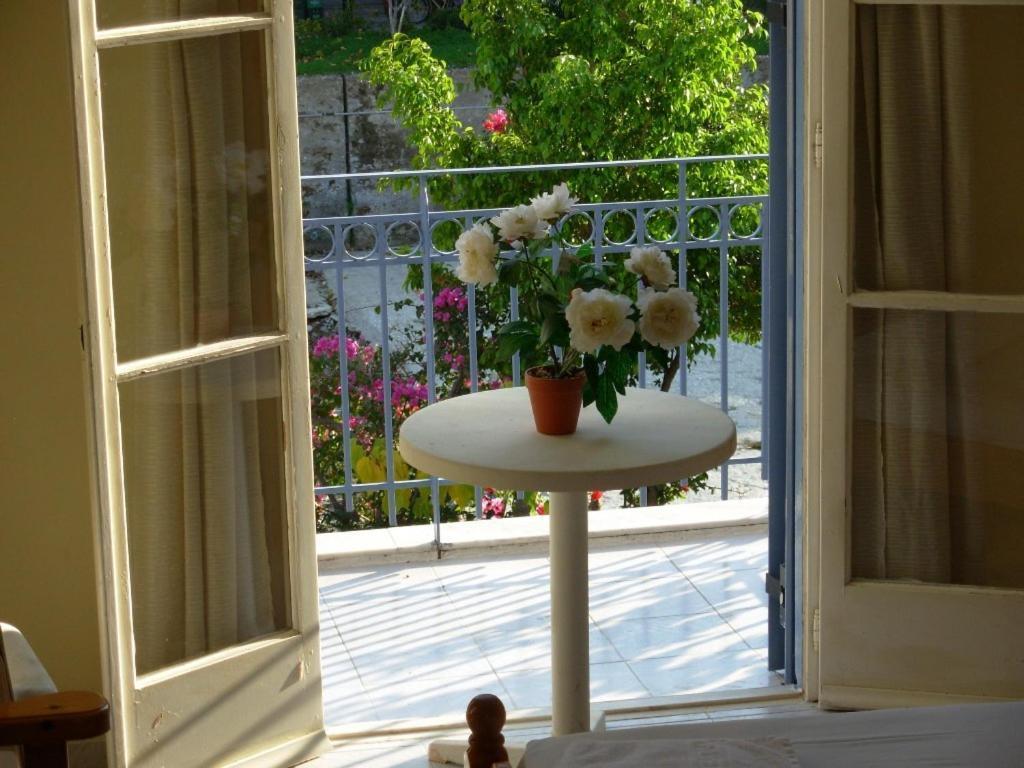 Louisa Studios Poros  Exterior photo