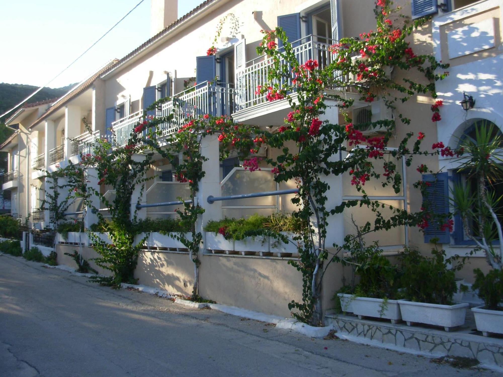 Louisa Studios Poros  Exterior photo