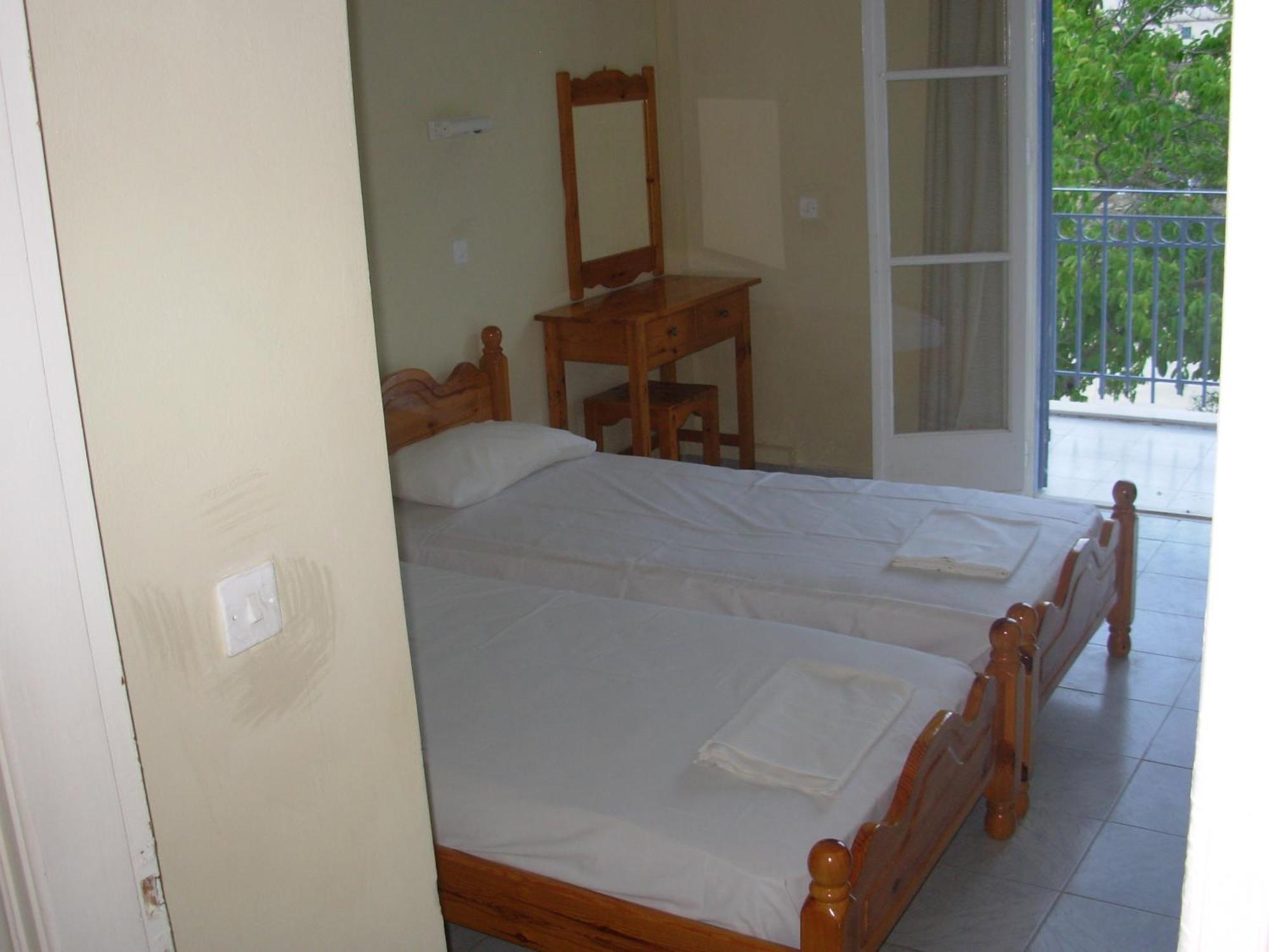 Louisa Studios Poros  Exterior photo